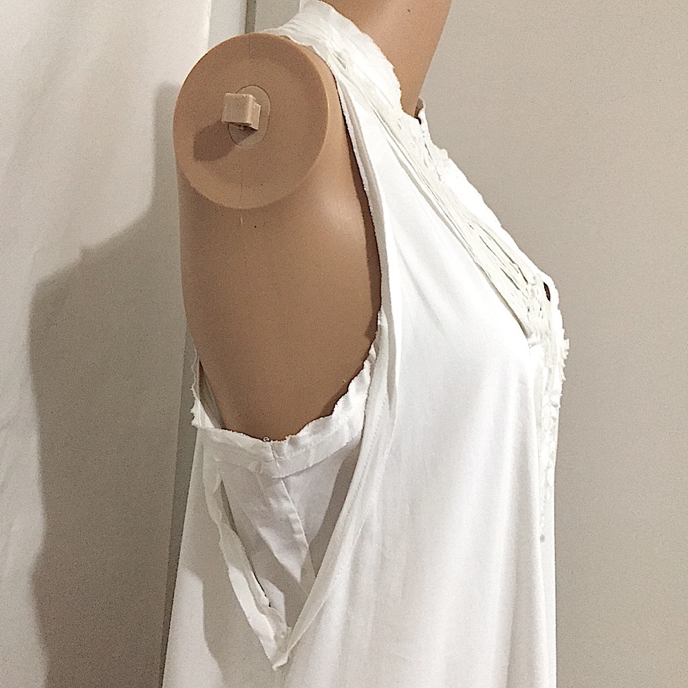 BCBG MaxAzria Sleeveless Ruffle Top - Picture 12 of 14